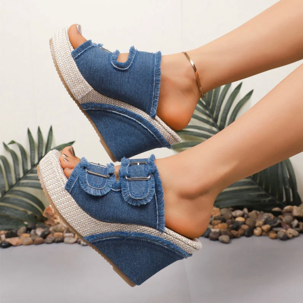 Sandali con zeppa in stile denim comodi ed eleganti
